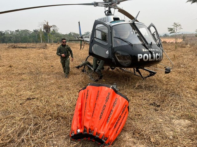 Governo de RO refora combate aos focos de incndio no Parque Guajar-Mirim com uso do helicptero Falco 2