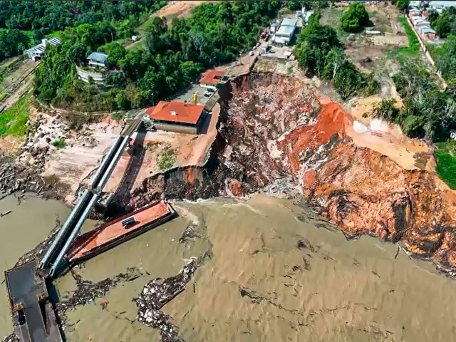 Porto em Manacapuru, no Amazonas, desaba em meio a obras