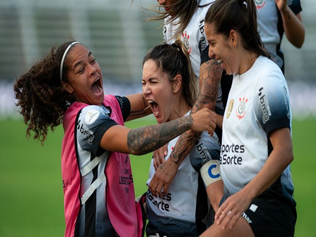 Corinthians derrota Boca e chega  final da Libertadores Feminina