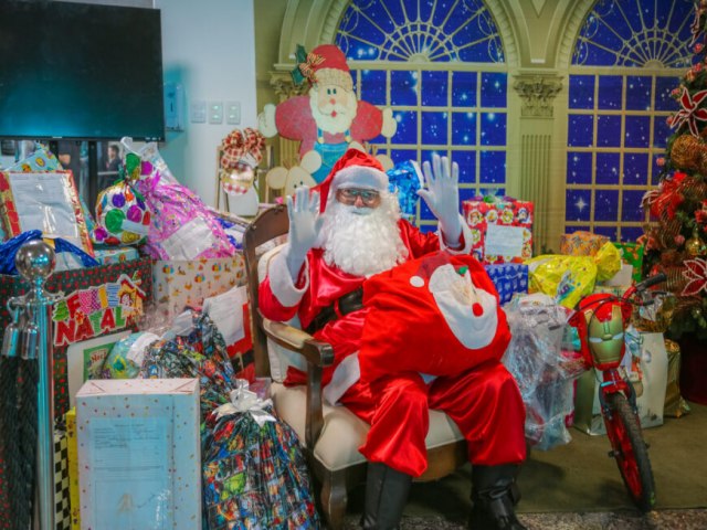 Servidores podem tornar real o sonho de uma criana neste Natal adotando uma cartinha na campanha dos Correios