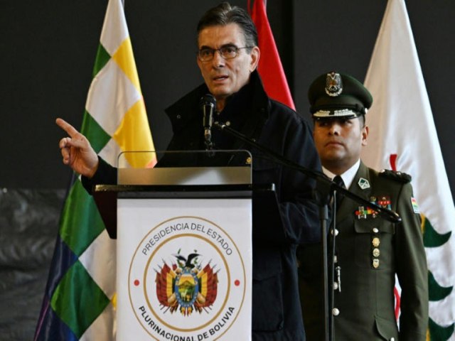 Bol�via est� "chegando ao limite", diz presidente, enquanto manifestantes exigem sua ren�ncia