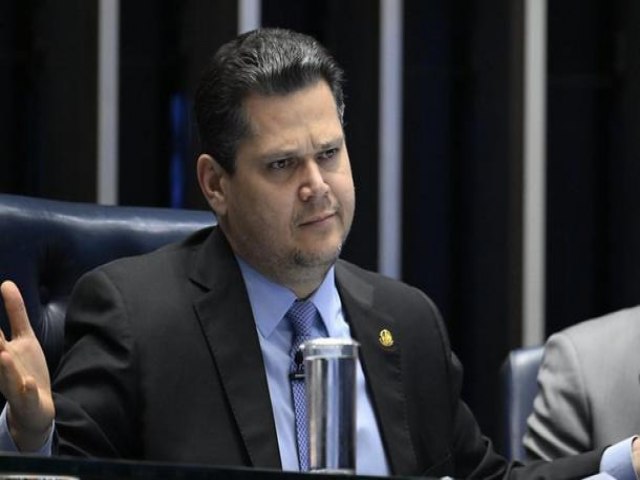 Alcolumbre quer colocar 