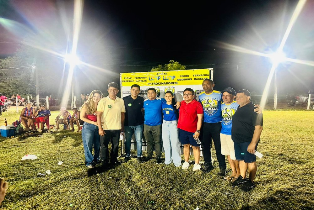 Vice-prefeita Patr�cia representa prefeito Kedson Lima na abertura de campeonato intermunicipal no povoado Pa�