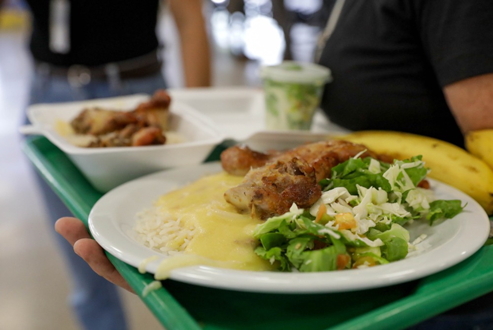 Amplia��o no servi�o dos restaurantes comunit�rios arma o GDF na luta contra a fome