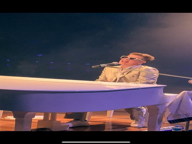 Elton John Diamonds no  Teatro Gazeta, em So Paulo.