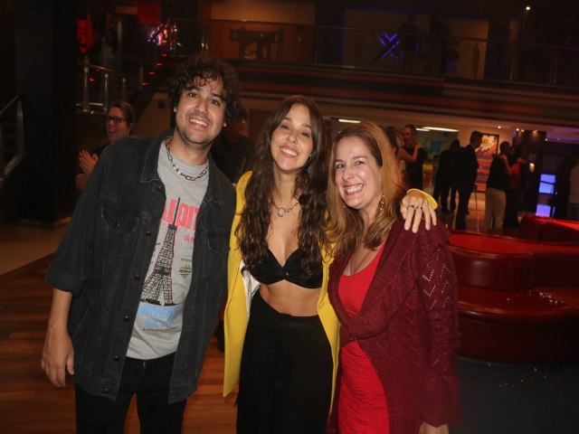 Premiere de Aumenta que  Rock 'n Roll reuniu diversos famosos