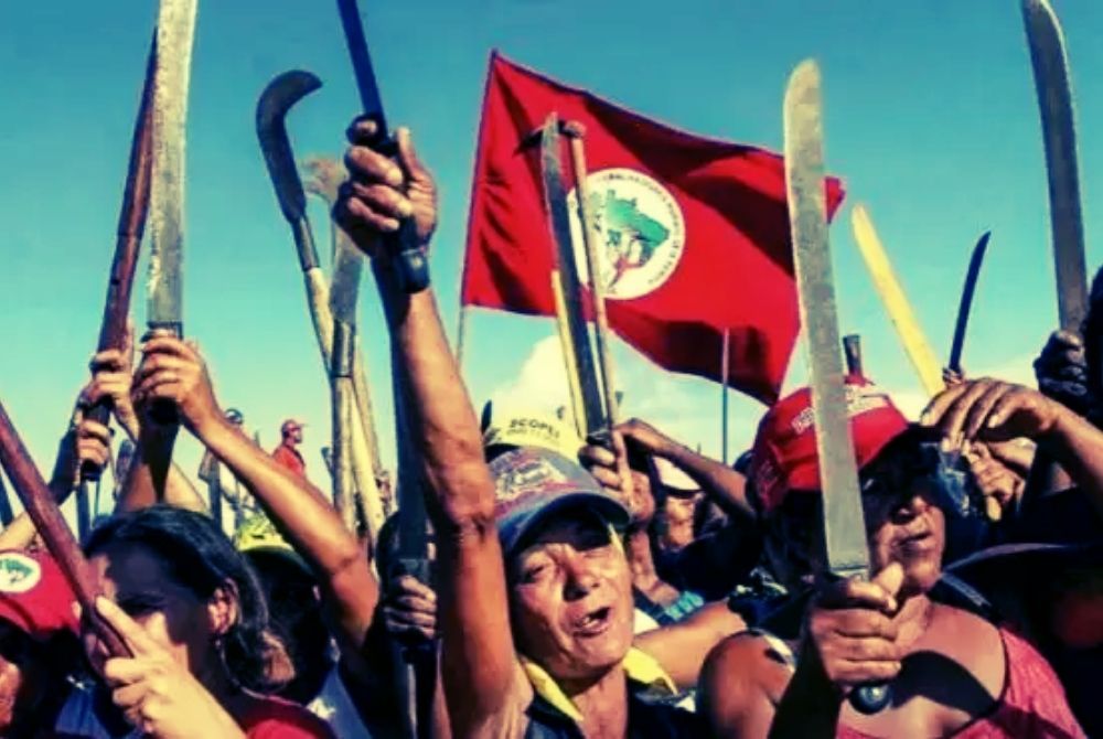 MST avalia enviar militantes � Venezuela e organiza protestos contra EUA
