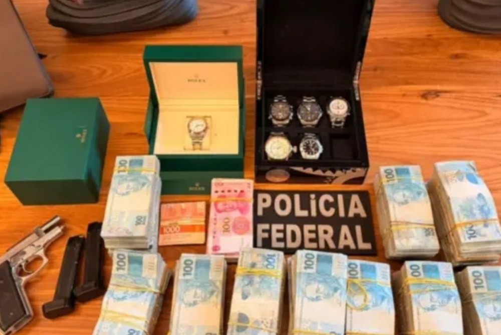 PF mira ex-chefe da Receita Federal por corrup��o
