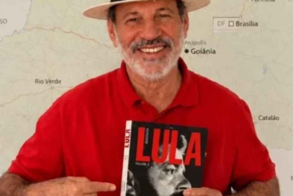 Del�bio Soares, condenado no Mensal�o, publica v�deo sendo abra�ado por Lula em evento em Goi�s