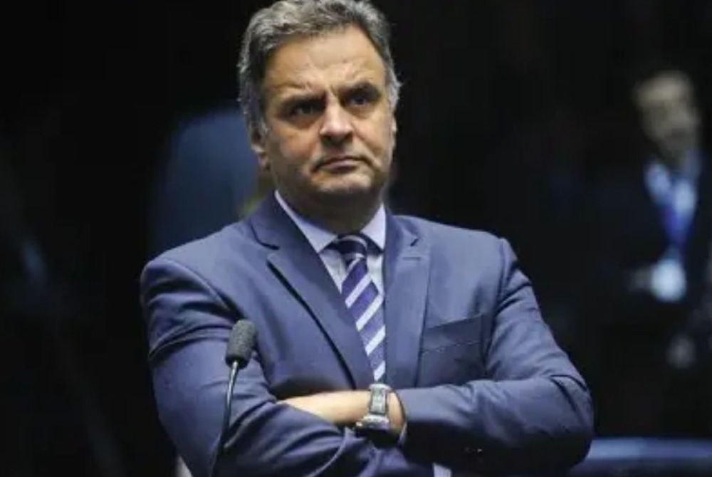 A�cio desiste, e PSDB n�o ter� candidato � Presid�ncia pela 2� vez