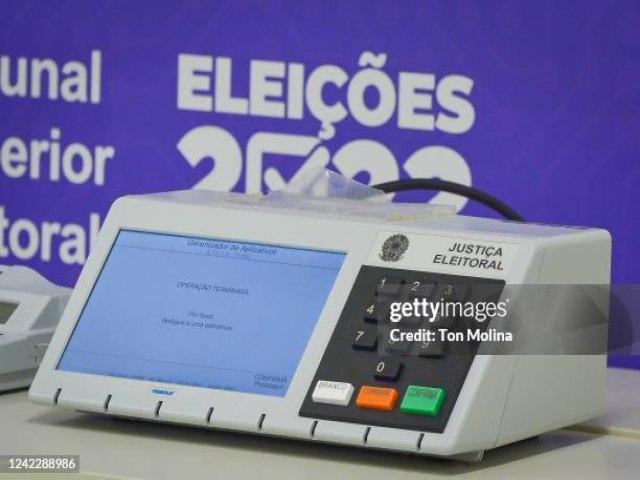 Emissoras de Rdio e TV esto Proibidas de Transmitir Programas com Pr-Candidatos