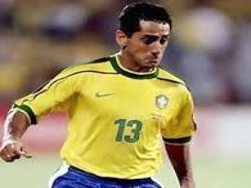 Morre Z Carlos, ex-lateral do So Paulo e da Seleo Brasileira na Copa de 1998