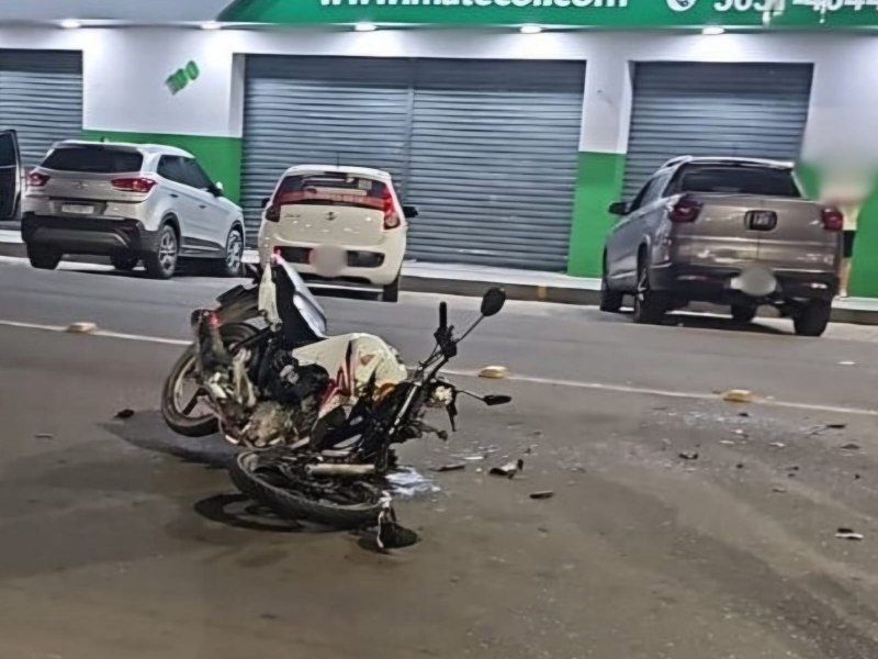 Acidente entre carro e motocicleta em Santo Antnio de Jesus deixa vtima ferida