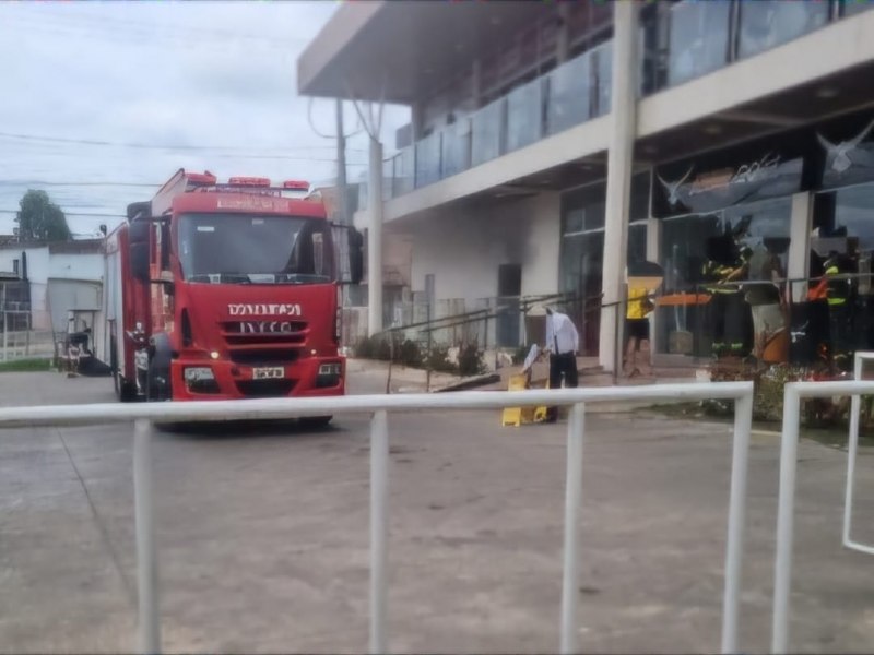 Incidente de curto-circuito no Valle Shopping em Amargosa provoca interdio e mobiliza autoridades