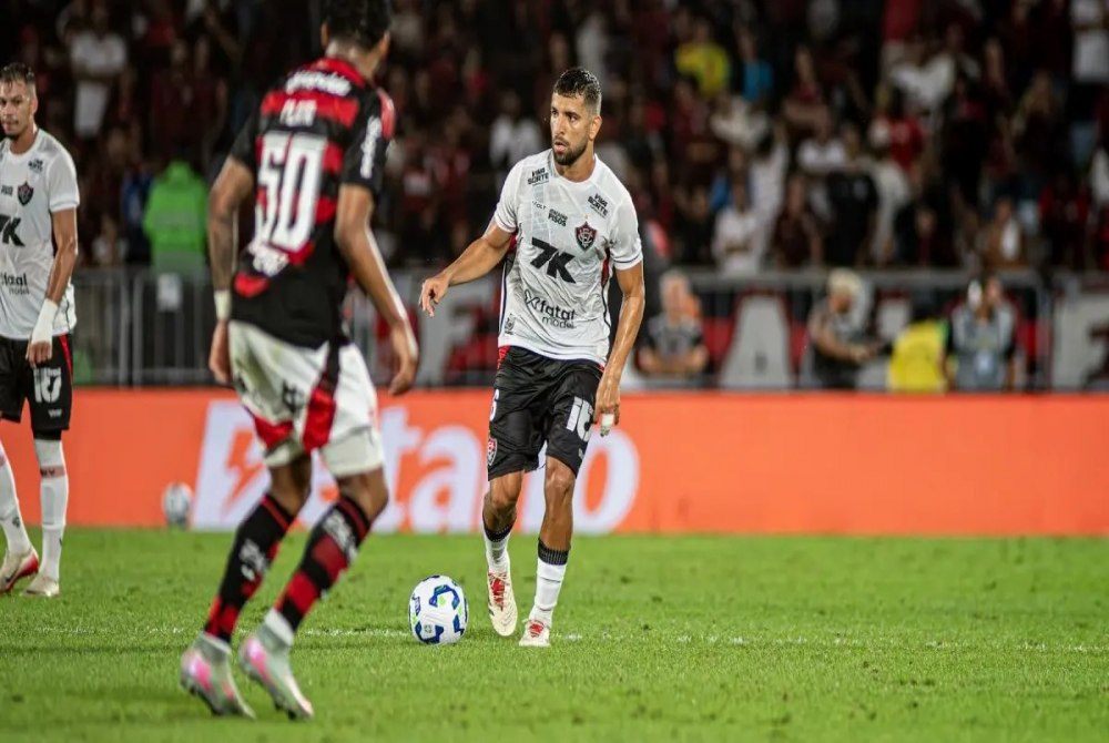 Vit�ria sofre goleada hist�rica de 8 a 0 para o Flamengo e registra pior derrota como clube profissional