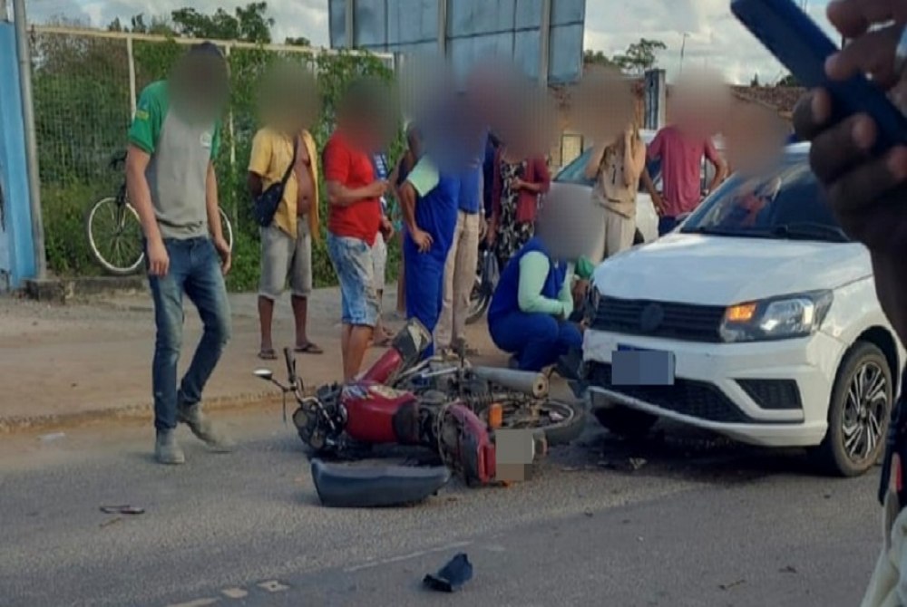 Amargosa: acidente entre carro e moto mobiliza socorristas no bairro da Catiara