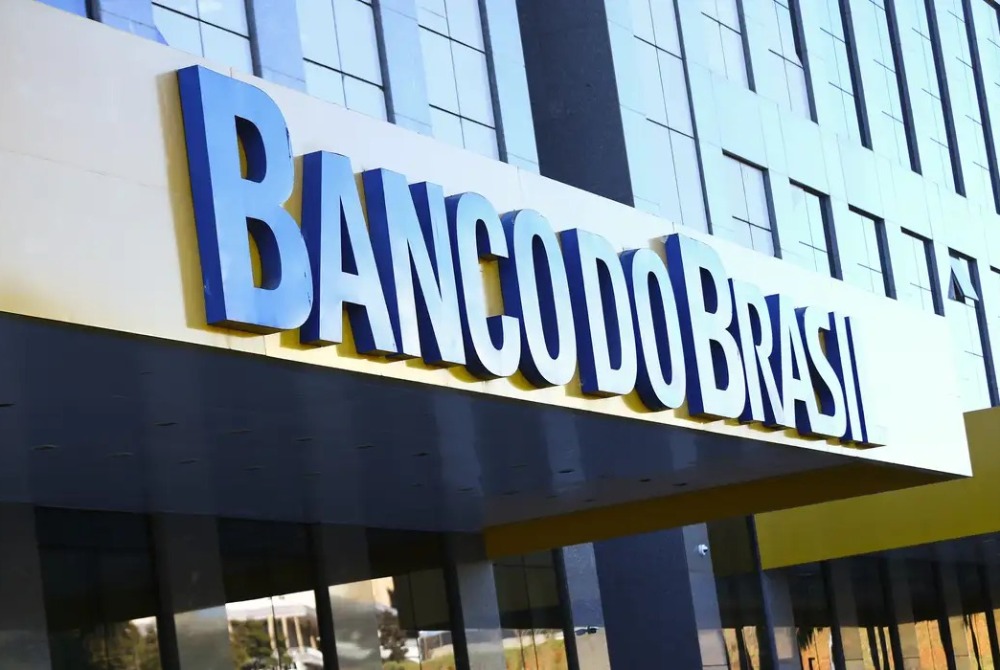 Banco do Brasil reduz proje��o de lucro ap�s aumento de calotes no setor rural