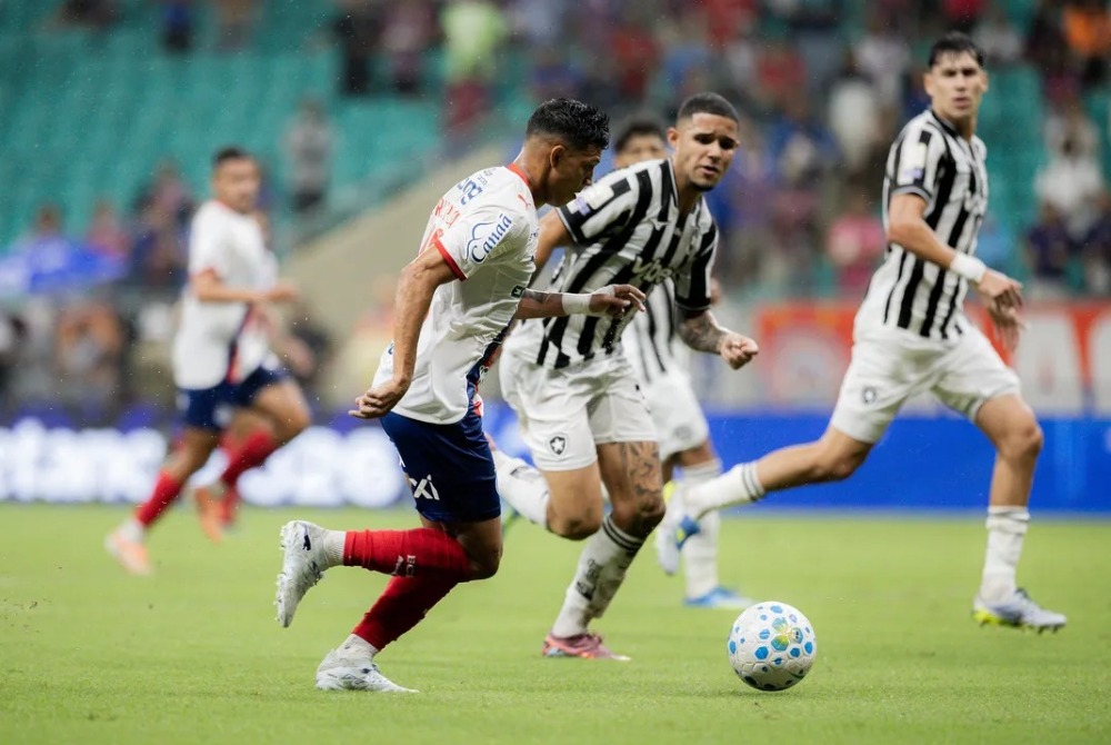 Bahia reage no fim, vence o Botafogo de virada e encerra sequ�ncia sem triunfos no Brasileir�o 2026