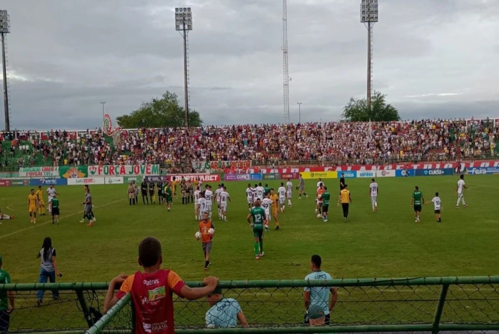 Fluminense de Feira supera o Barreiras, mant�m campanha perfeita e segue isolado na ponta da S�rie B Baiana