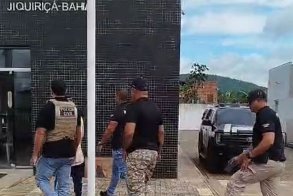 Homem condenado por tentativa de homic�dio � preso em Cravol�ndia durante Opera��o Malhas da Lei