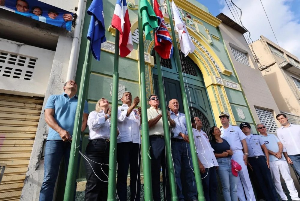 Festa Dois de Julho re�ne multid�o em Salvador e celebra os 203 anos da Independ�ncia da Bahia
