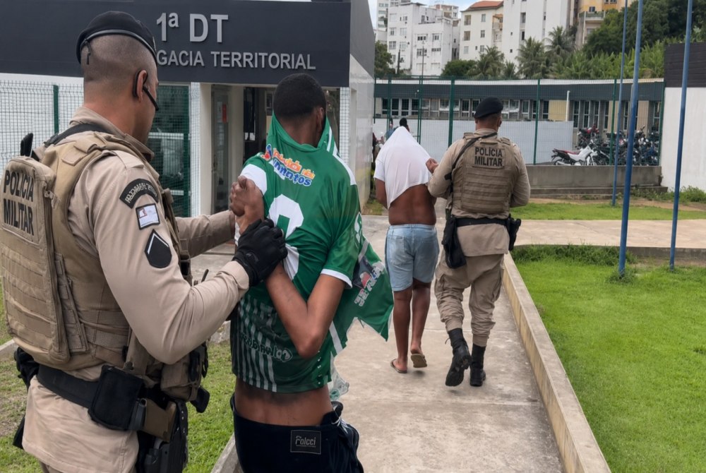 Preso durante opera��o no Engenho Velho da Federa��o volta a reclamar de dores ao retorno � delegacia em Salvador