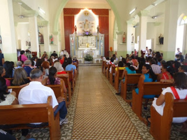 Missa solene e procissão encerra festa da Padroeira de Nova Olinda: 