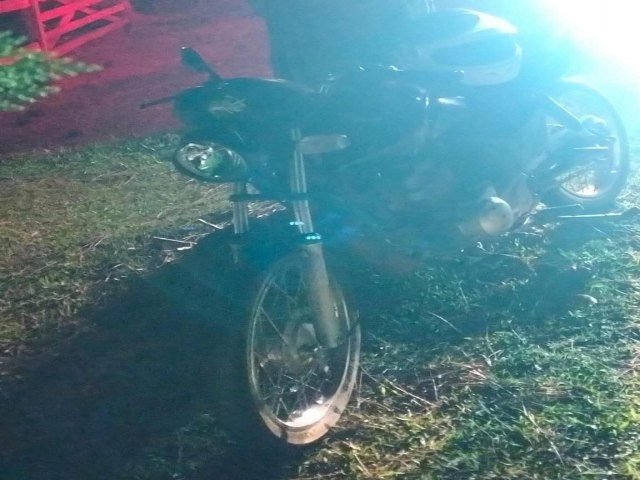 Motociclista fica ferido ap�s colis�o com cachorro na BR-280, em Barrac�o