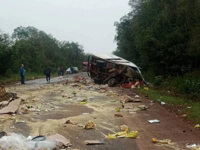 Caminhoneiros s�o identificados ap�s colis�o fatal na ERS-344 entre Santo �ngelo e Giru�