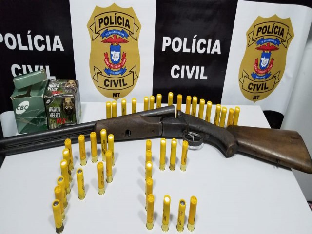 EM DUAS OCORRENCIAS DISTINTAS, POLCIA CIVIL DE NOVA XAVANTINA PRENDE SUSPEITO COM MANDADO DE PRISO EM ABERTO E OUTRO HOMEM POR POSSE ILEGAL DE ARMA DE FOGO.