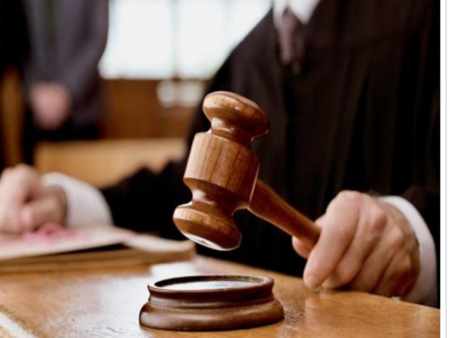 Justiça suspende pagamento de verba de gabinete a vereadores da Cidade de Novo sao Joaquim
