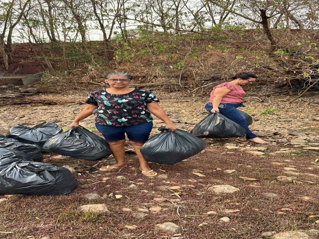 As Secretarias de Turismo, Cultura, Meio Ambiente e Infraestrutura em uma ao coletiva retiraram mais de 20 sacos de lixos encontrado na beira do Rio das Mortes