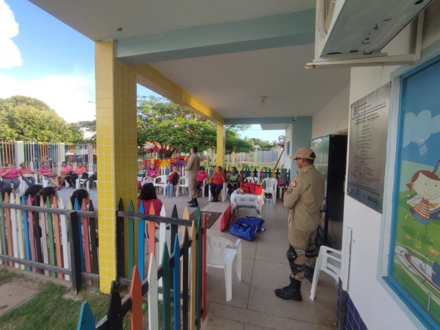 Corpo de bombeiros ministrando PALESTRA DE PRIMEIROS SOCORROS no CEI GIOVANNA MARRA, NOVA XAVANTINA/MT