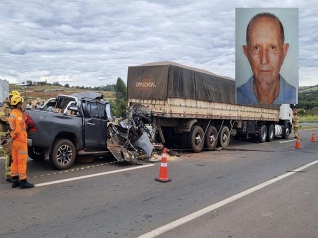 Agricultor morre aps bater caminhonete na traseira de carreta na MG-050, em Passos, MG