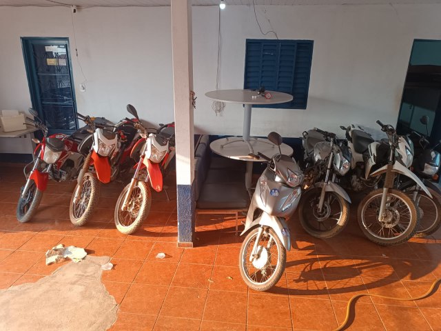 POLCIA MILITAR FAZ APREENSES DE MOTOCICLETAS, SEM ESCAPAMENTO, QUE CAUSAVAM PERTURBAO A POPULAO CAMPINAPOLENSE