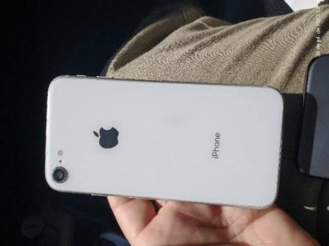 PM DE NOVA XAVANTINA EM AAO RAPIDA  PRENDE  AUTOR DE FURTO  E RECUPERA  IPHONE