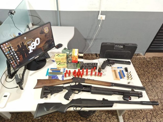 Polcia Civil apreende armas durantes buscas para apurar desvio de verbas de Prefeitura em So Flix do Araguaia