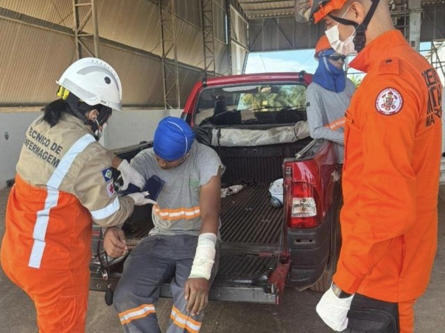 Trabalhador fica ferido ap�s acidente em agroind�stria de �gua Boa