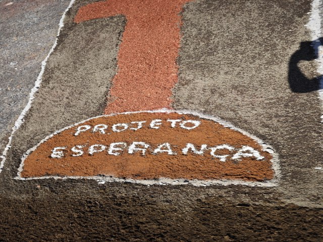 Corpus Christi re�ne fi�is e resgata tradi��o dos tapetes no Santu�rio Nossa Senhora das Gra�as em Nova Xavantina