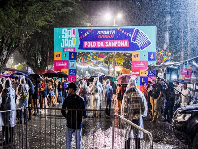 Polo da Sanfona atrai grande pblico com apresentaes musicais que animam os amantes do forr