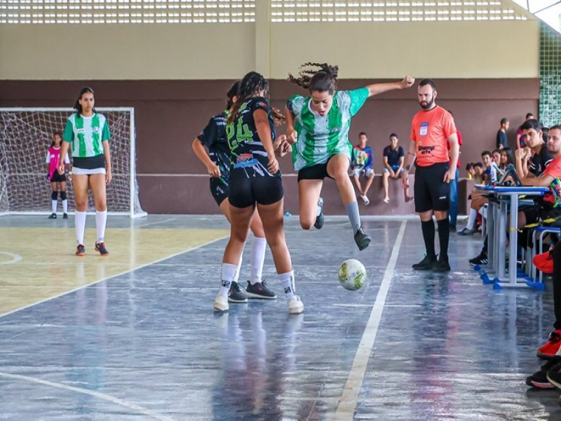 Terceiro dia do JOEG tem competies acirradas de Futsal em Gravat