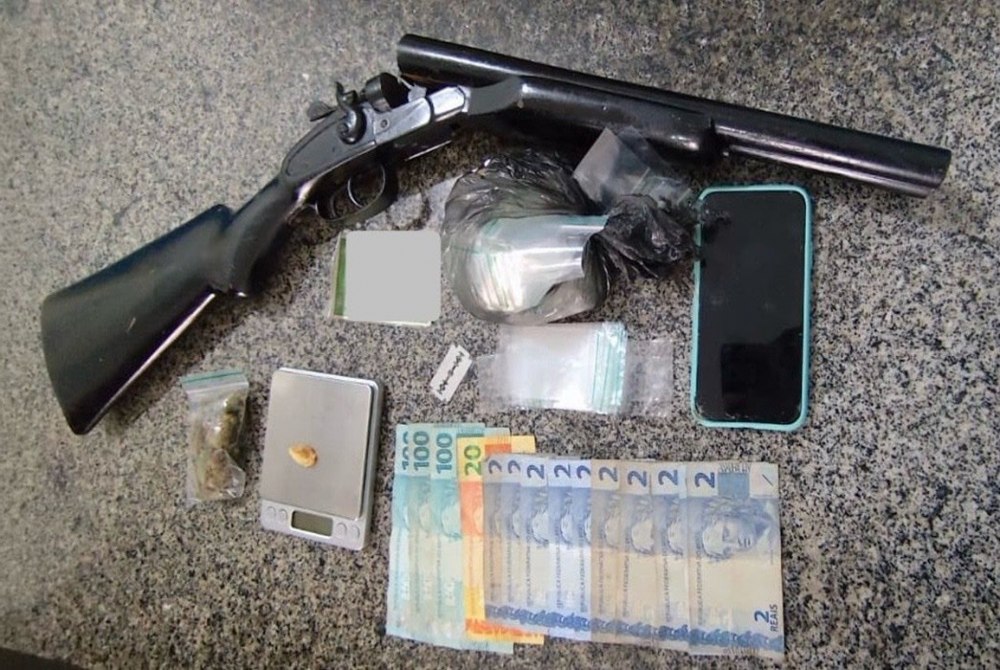 Operação da 5ª CIPM apreende arma, drogas e prende suspeito de assalto em Gravatá Operação da 5ª CIPM apreende arma, drogas e prende suspeito de assalto em Gravatá