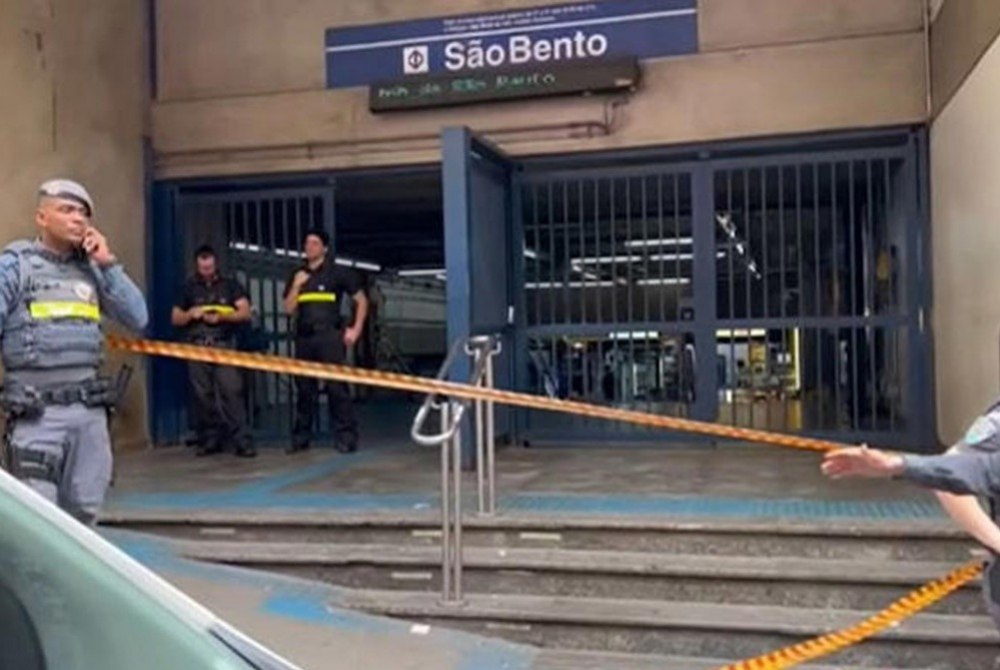 Tiroteio próximo à Estação São Bento deixa cinco feridos e provoca tensão no Centro de São Paulo Tiroteio próximo à Estação São Bento deixa cinco feridos e provoca tensão no Centro de São Paulo