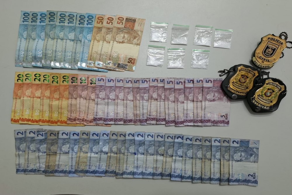 Pol�cia Civil prende suspeito de tr�fico que realizava entregas de drogas em Vit�ria de Santo Ant�o
