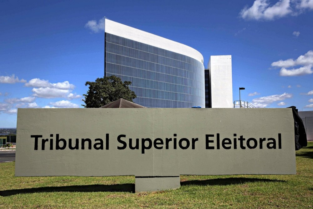 TSE analisa decis�o que interrompeu divulga��o de pesquisa envolvendo Fl�vio Bolsonaro