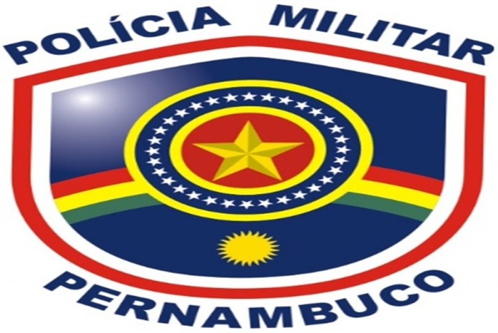 Pol�cia Militar recupera carro roubado ap�s persegui��o entre Sair� e Vit�ria de Santo Ant�o