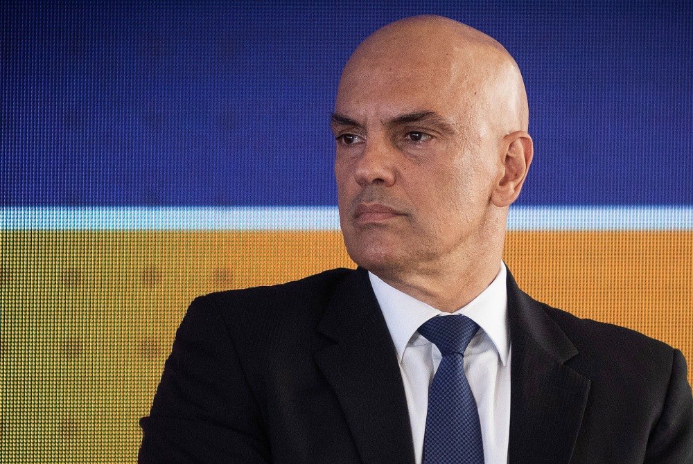 Fl�vio Bolsonaro pede ao STF que Moraes seja declarado suspeito para julgar Vorcaro e Master