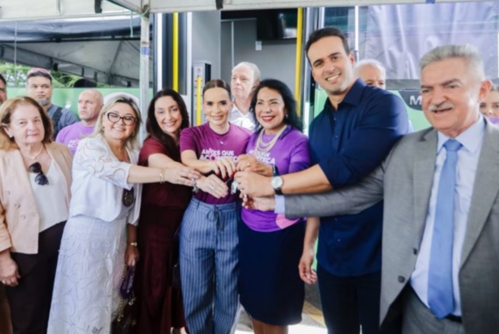 ACESSO � JUSTI�A  -  Antes que Aconte�a entrega primeiro micro-�nibus do programa � DPE-PB