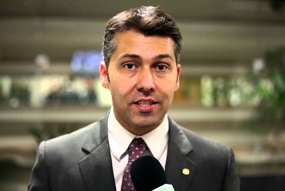 ELEI��ES 2026  -  Ap�s movimenta��es de Ruy, Leonardo Gadelha sinaliza apoio a Lucas Ribeiro, mas condiciona an�ncio � decis�o do Podemos
