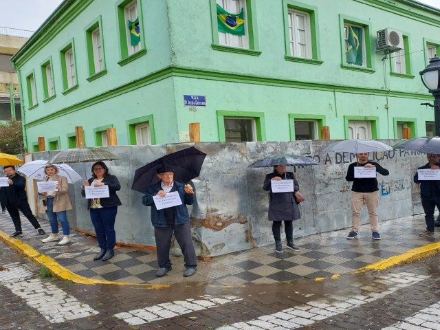 Prefeitura de Garibaldi emite nota, mas no toma nenhuma medida efetiva para evitar demolio da Casa Dal B